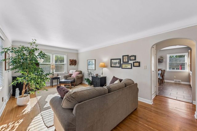 742 Idaho Avenue W, Saint Paul, MN 55117
