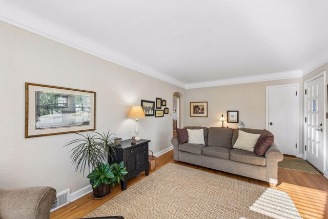 742 Idaho Avenue W, Saint Paul, MN 55117