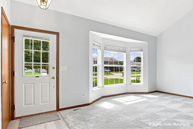 610 Cartwright Trail, Mchenry, IL 60050