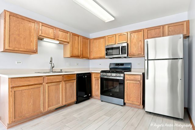 610 Cartwright Trail, Mchenry, IL 60050