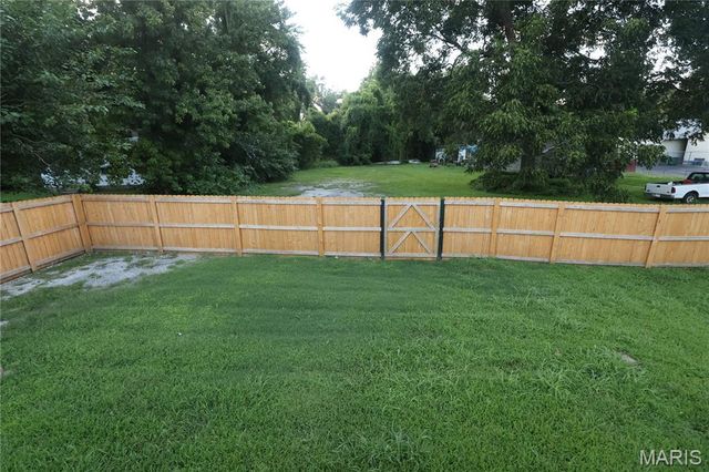 625 Falling Springs Road, Cahokia, IL 62206