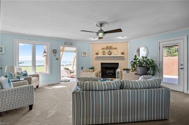 8560 Victory Hill LN, Hayes, VA 23072