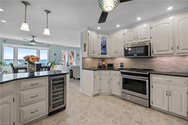 8560 Victory Hill LN, Hayes, VA 23072