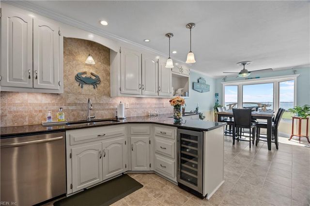 8560 Victory Hill LN, Hayes, VA 23072