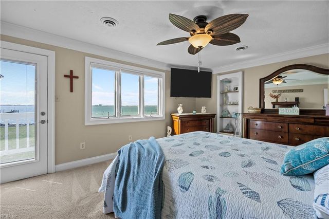 8560 Victory Hill LN, Hayes, VA 23072