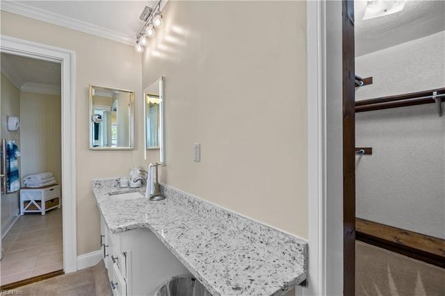 8560 Victory Hill LN, Hayes, VA 23072