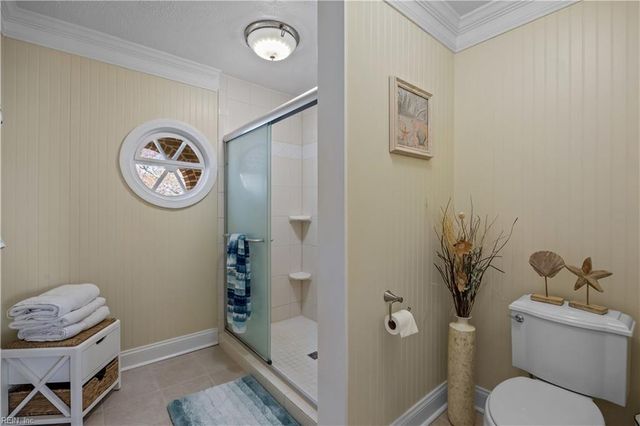 8560 Victory Hill LN, Hayes, VA 23072