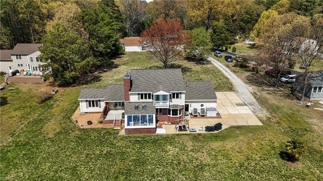 8560 Victory Hill LN, Hayes, VA 23072