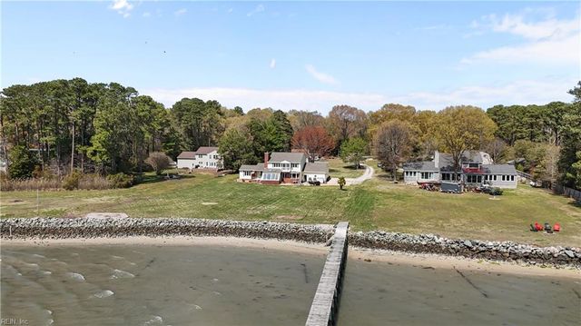 8560 Victory Hill LN, Hayes, VA 23072
