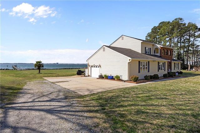 8560 Victory Hill LN, Hayes, VA 23072