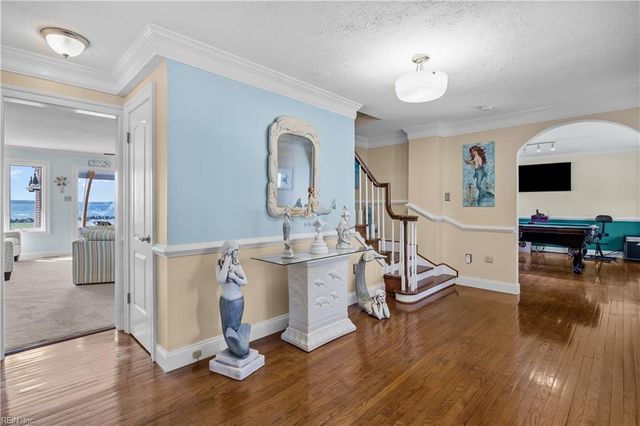 8560 Victory Hill LN, Hayes, VA 23072