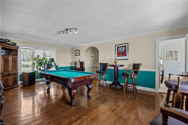 8560 Victory Hill LN, Hayes, VA 23072