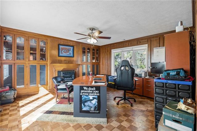 8560 Victory Hill LN, Hayes, VA 23072