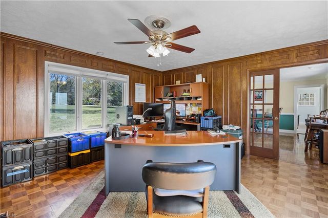 8560 Victory Hill LN, Hayes, VA 23072