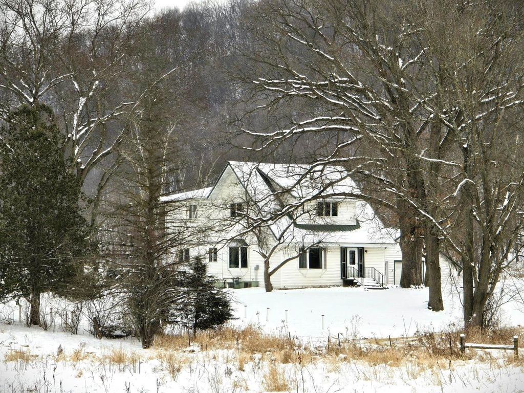 47298 Honey Farm Road, Gays Mills, WI 54631