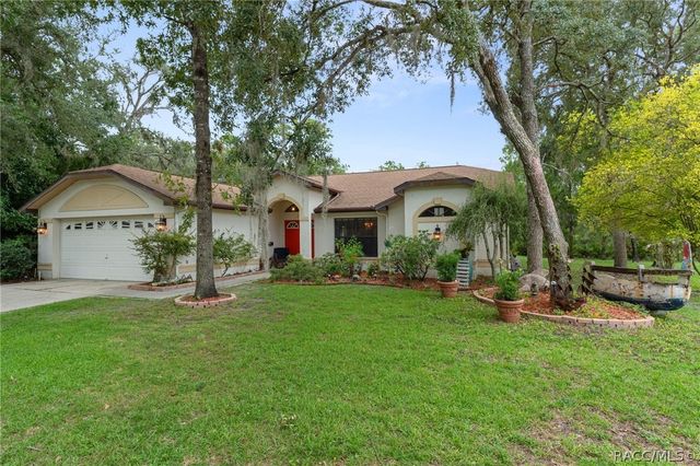 11 Tupelo Court, Homosassa, FL 34446