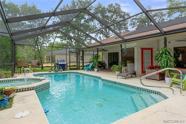 11 Tupelo Court, Homosassa, FL 34446
