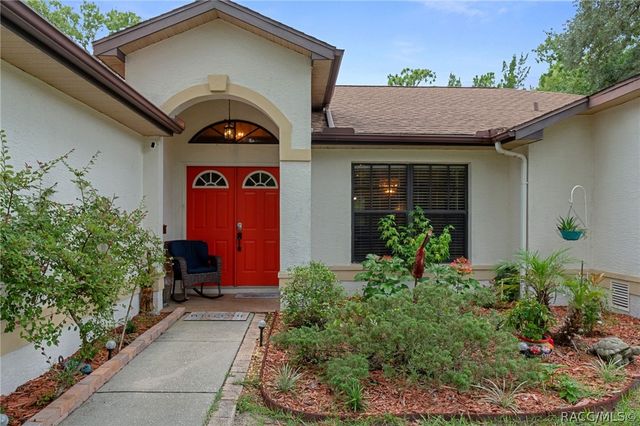 11 Tupelo Court, Homosassa, FL 34446