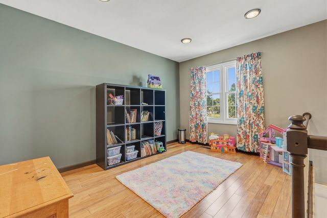 5004 Glenbrook Trail W, Mchenry, IL 60050