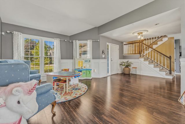 5004 Glenbrook Trail W, Mchenry, IL 60050