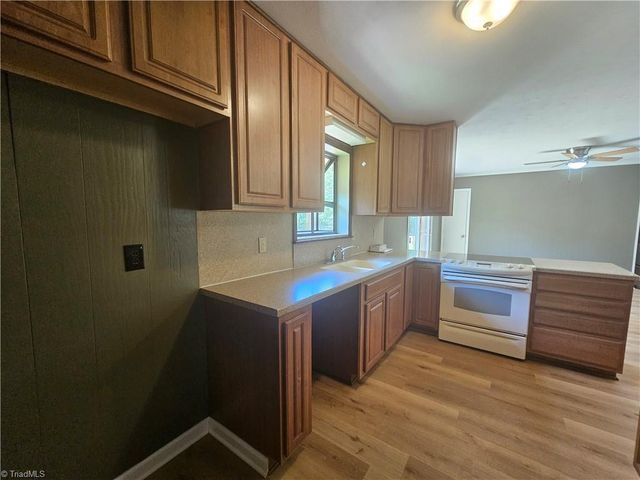 480 S NC Highway 150, Lexington, NC 27295