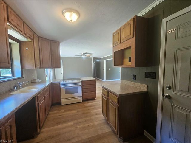 480 S NC Highway 150, Lexington, NC 27295