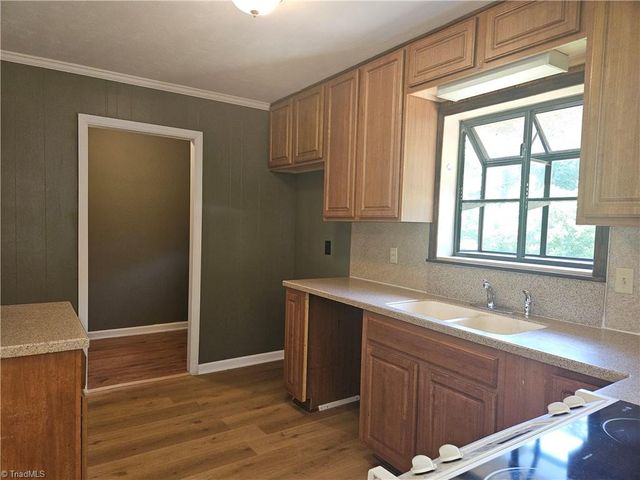 480 S NC Highway 150, Lexington, NC 27295