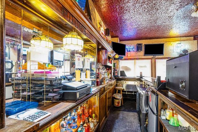 6023 Virginia Avenue, St Louis, MO 63111