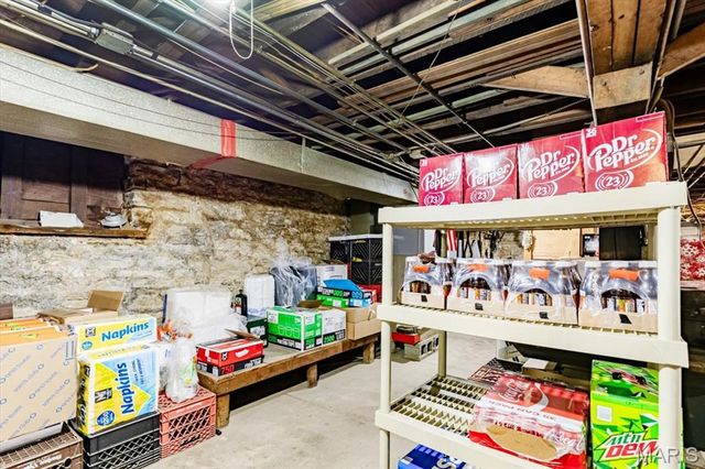 6023 Virginia Avenue, St Louis, MO 63111