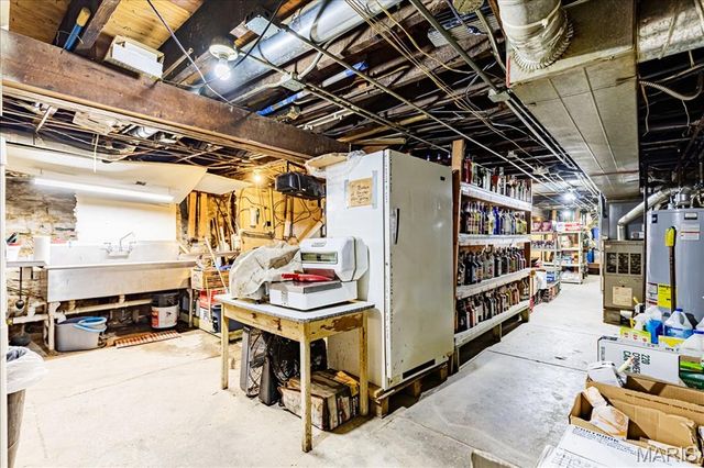 6023 Virginia Avenue, St Louis, MO 63111