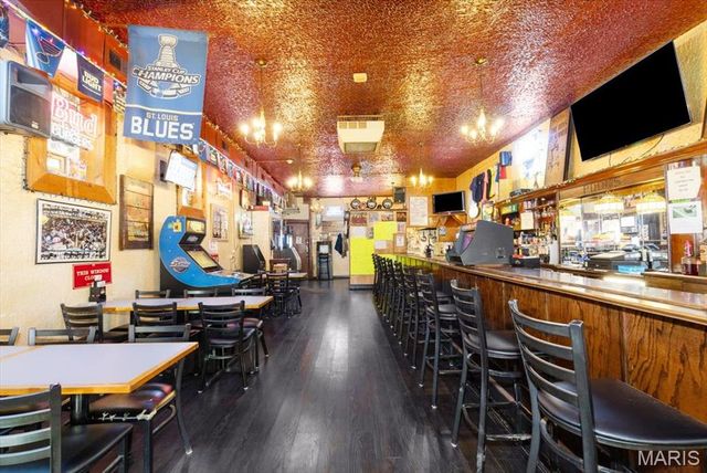 6023 Virginia Avenue, St Louis, MO 63111