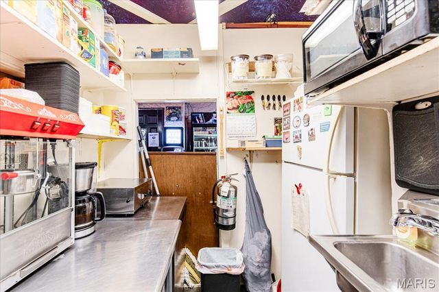 6023 Virginia Avenue, St Louis, MO 63111