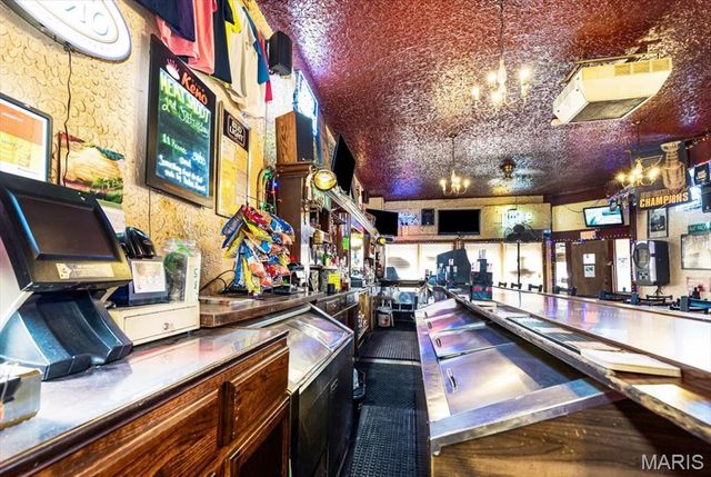 6023 Virginia Avenue, St Louis, MO 63111