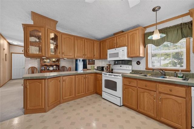 32 Red Tail Trail, Tiverton, RI 02878