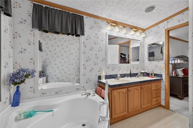 32 Red Tail Trail, Tiverton, RI 02878