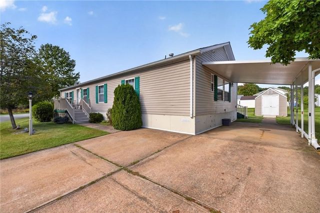 32 Red Tail Trail, Tiverton, RI 02878
