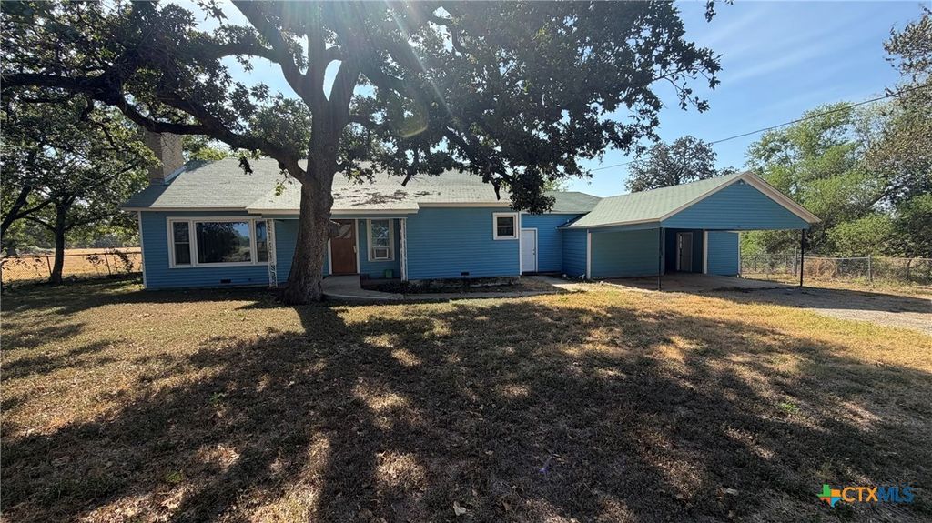 Image 1 of property listing at 421 FM 1600, Cameron, TX 76520