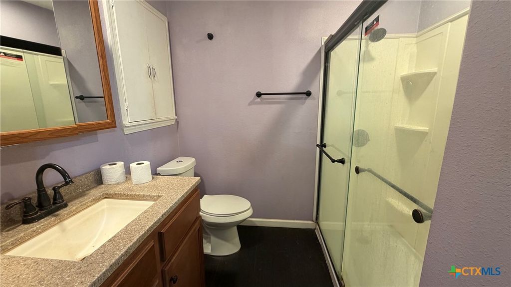 Image 12 of property listing at 421 FM 1600, Cameron, TX 76520