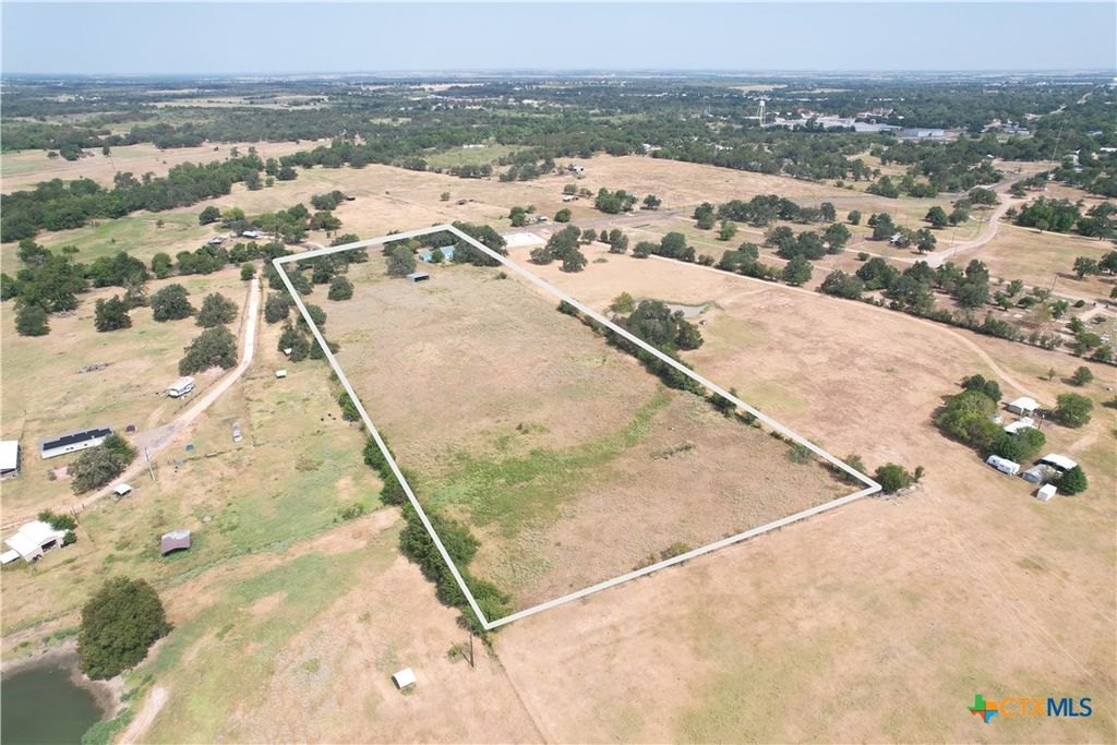 Image 17 of property listing at 421 FM 1600, Cameron, TX 76520