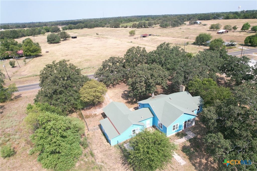 Image 20 of property listing at 421 FM 1600, Cameron, TX 76520