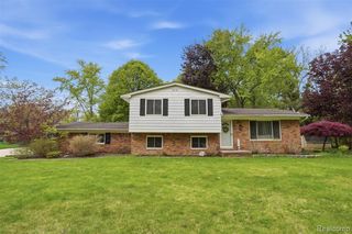 2478 Hiller Road, West Bloomfield Charter Township, MI 48324