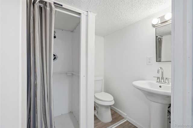 20771 Halsted Road, Northville, MI 48167