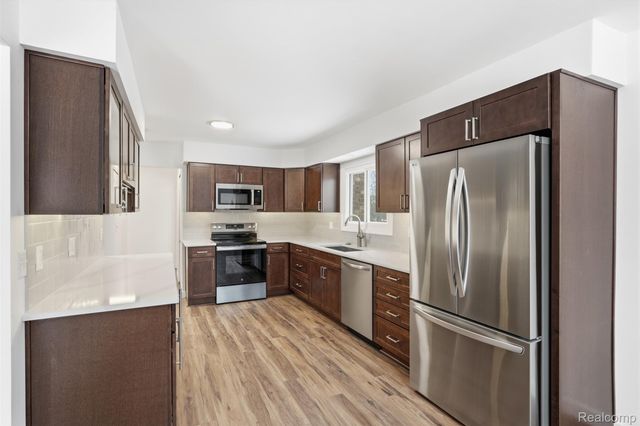 20771 Halsted Road, Northville, MI 48167