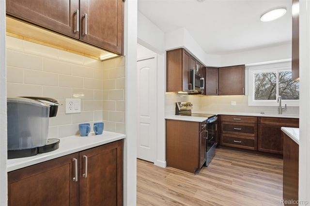 20771 Halsted Road, Northville, MI 48167