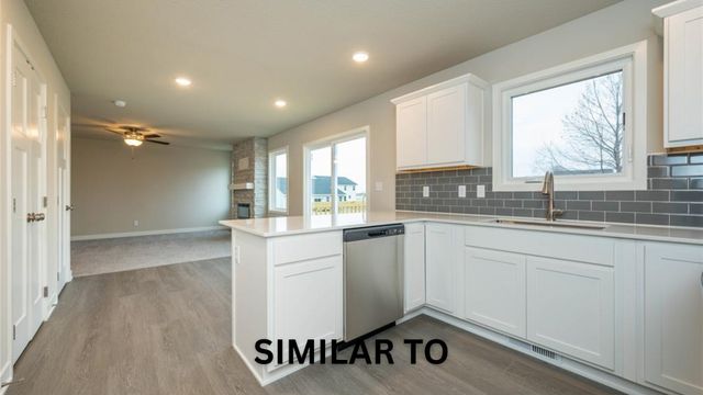 212 Canyon Drive, Norwalk, IA 50211
