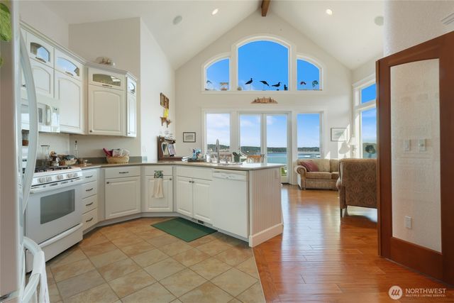 201 E Smith Cove Way, Shelton, WA 98584