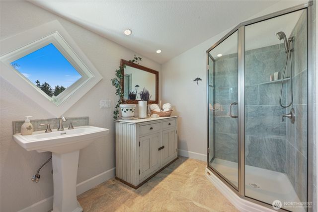 201 E Smith Cove Way, Shelton, WA 98584