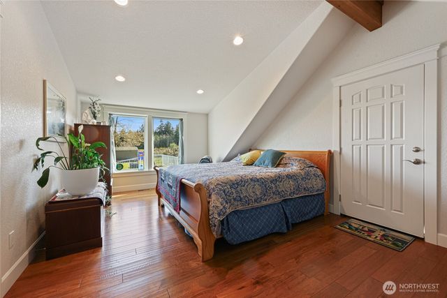 201 E Smith Cove Way, Shelton, WA 98584