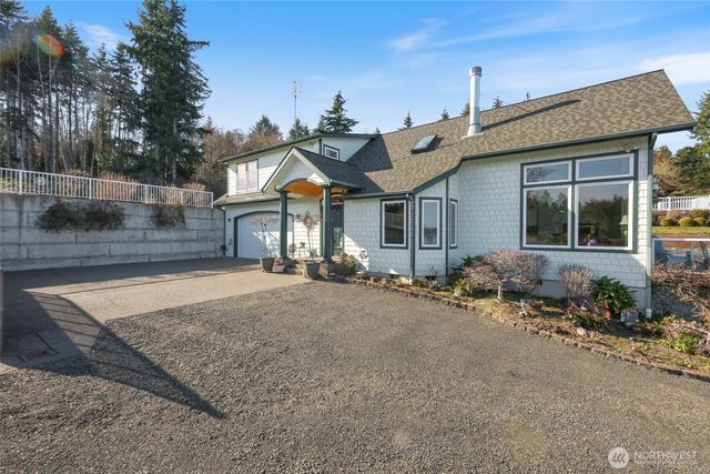 201 E Smith Cove Way, Shelton, WA 98584