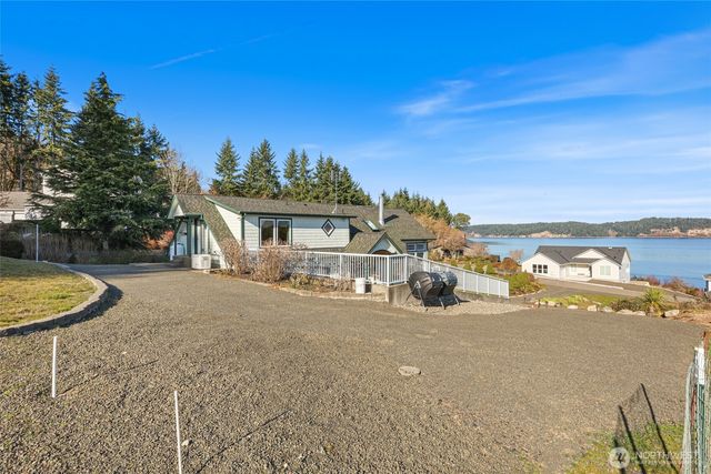 201 E Smith Cove Way, Shelton, WA 98584